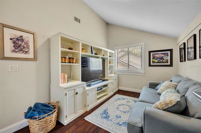 Image No.50-5 Bed House for sale