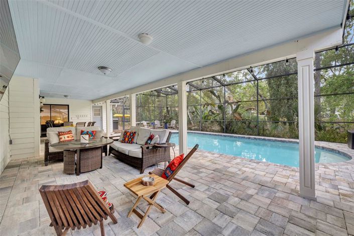 Image No.56-5 Bed House for sale