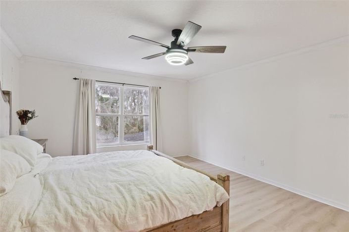 Image No.20-5 Bed House for sale