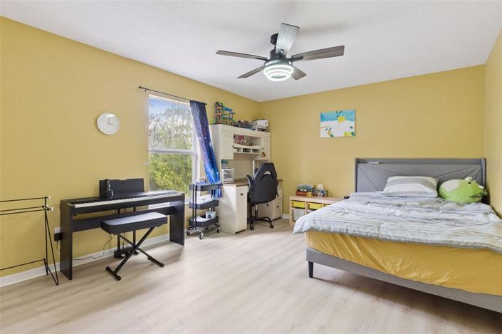 Image No.23-5 Bed House for sale