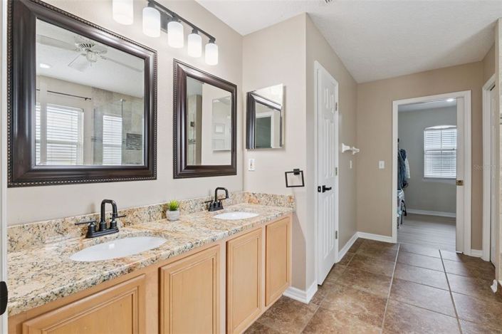 Image No.25-5 Bed House for sale