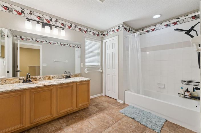 Image No.27-5 Bed House for sale