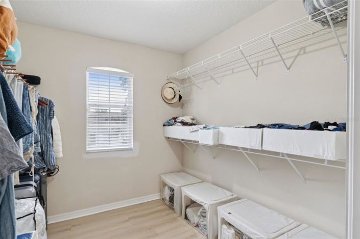 Image No.32-5 Bed House for sale