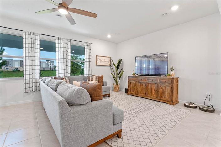 Image No.6-5 Bed House for sale