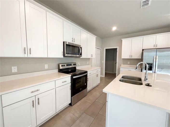 Image No.17-4 Bed House for sale