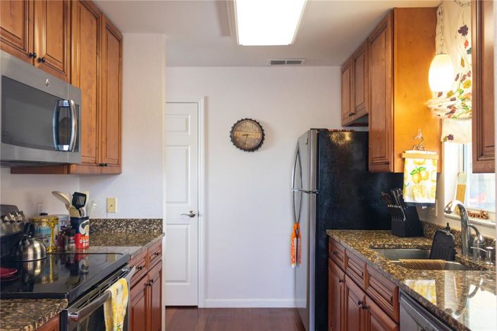 Image No.7-2 Bed House for sale