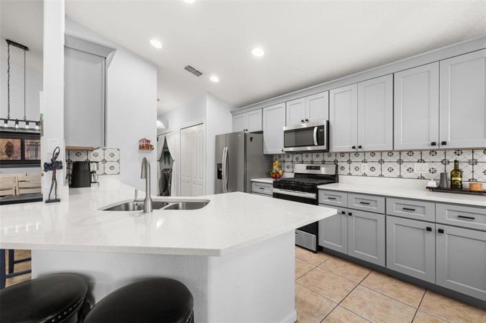 Image No.10-3 Bed House for sale