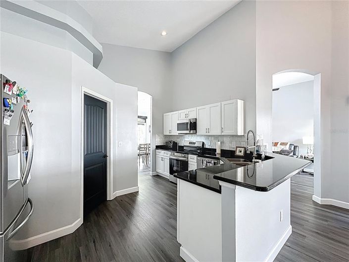 Image No.19-4 Bed House for sale