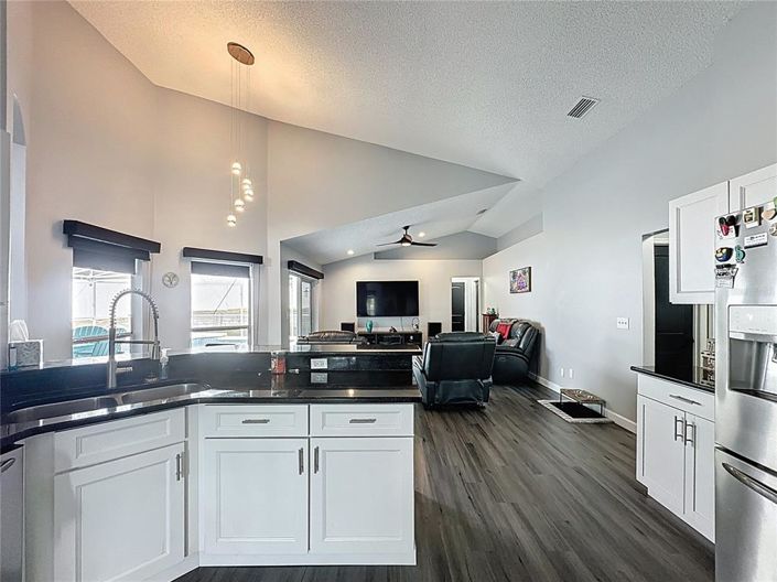 Image No.20-4 Bed House for sale