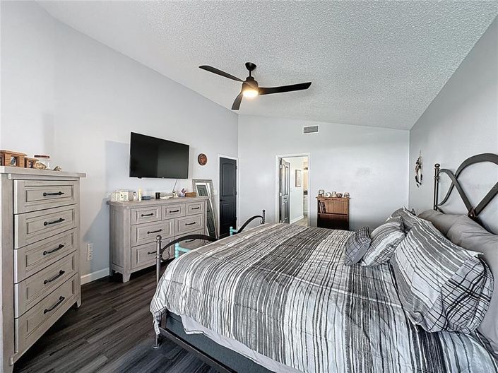 Image No.36-4 Bed House for sale