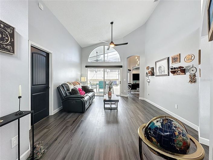 Image No.4-4 Bed House for sale