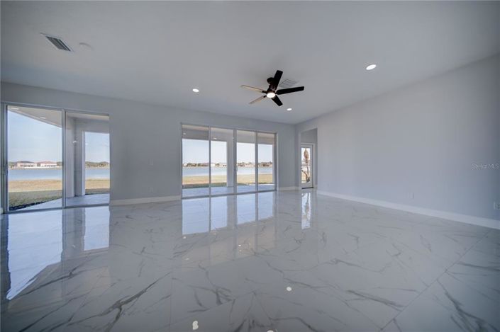 Image No.12-5 Bed House for sale