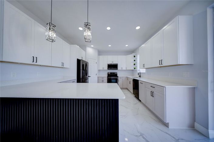 Image No.15-5 Bed House for sale