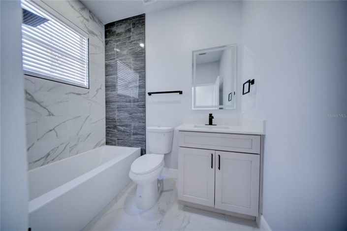 Image No.20-5 Bed House for sale