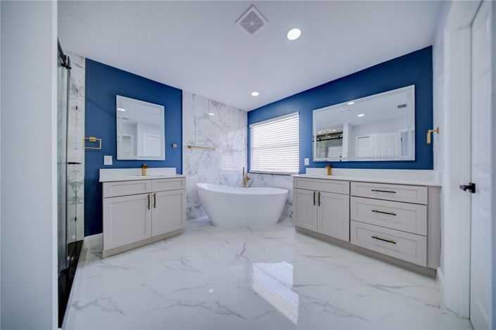 Image No.30-5 Bed House for sale