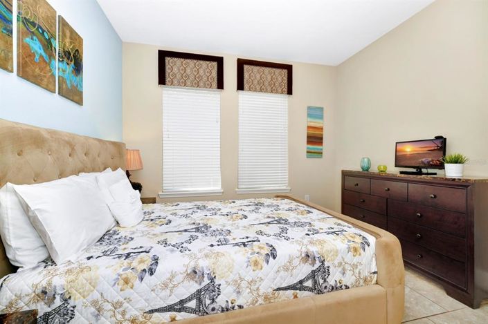 Image No.11-5 Bed House for sale