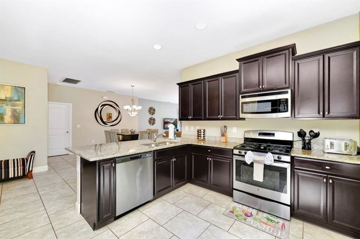 Image No.6-5 Bed House for sale