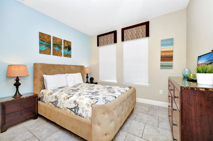 Image No.9-5 Bed House for sale