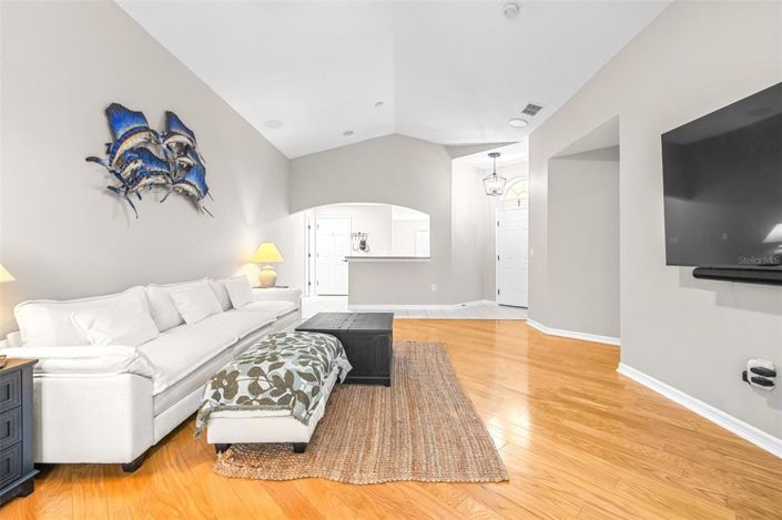 Image No.16-2 Bed House for sale