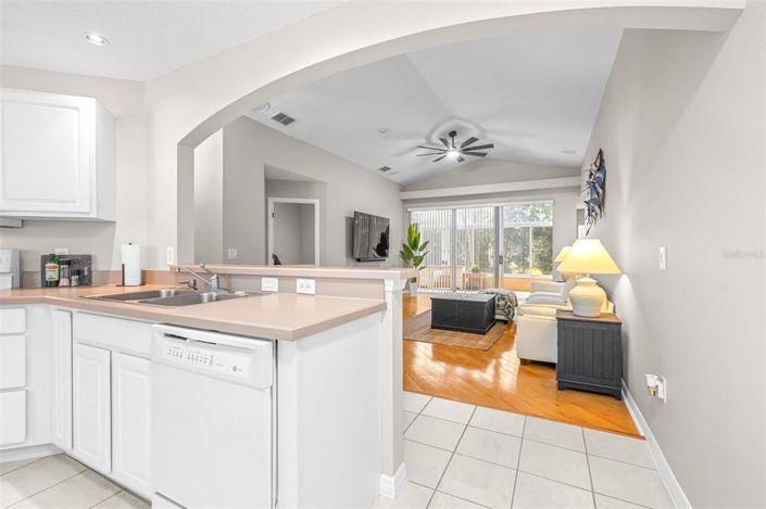 Image No.18-2 Bed House for sale