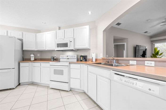 Image No.19-2 Bed House for sale