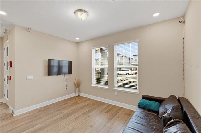 Image No.8-4 Bed House for sale