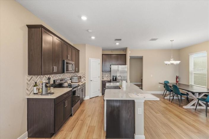 Image No.9-4 Bed House for sale