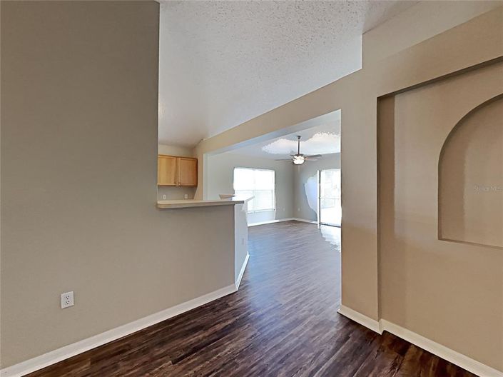 Image No.2-4 Bed House for sale