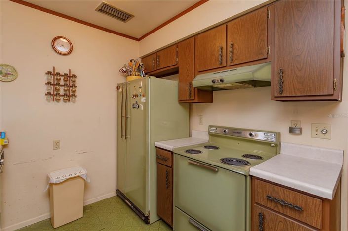 Image No.10-3 Bed House for sale