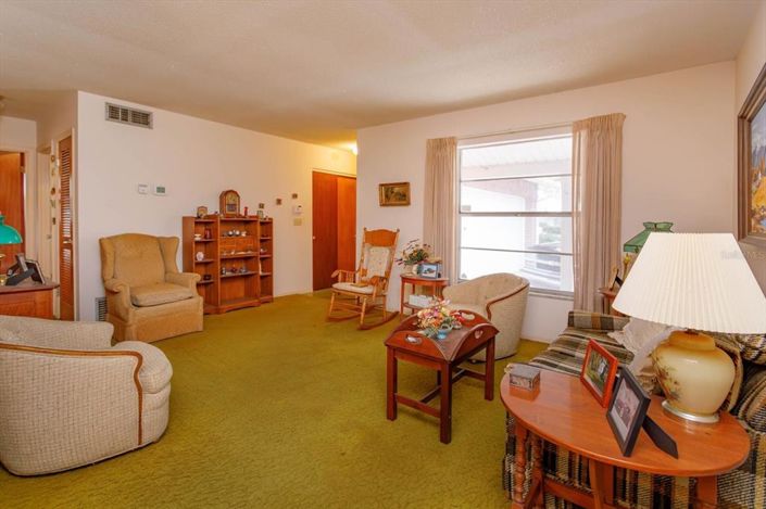 Image No.6-3 Bed House for sale