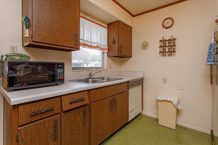 Image No.8-3 Bed House for sale