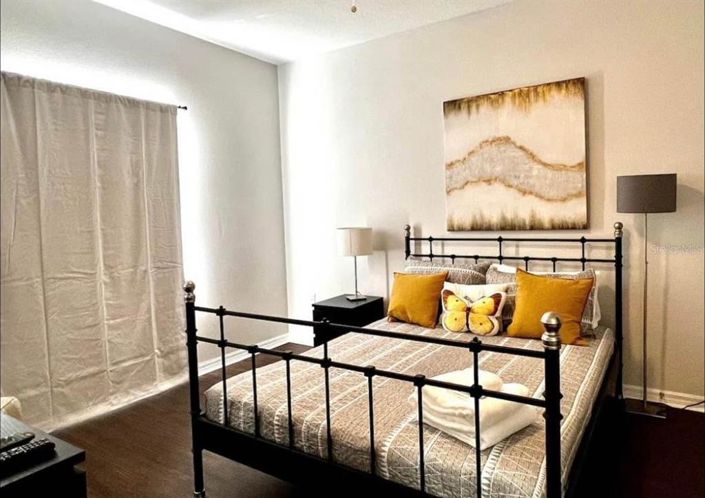 Image No.11-4 Bed Townhouse for sale