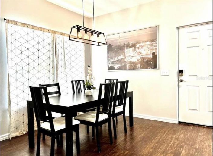 Image No.4-4 Bed Townhouse for sale