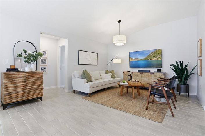 Image No.10-4 Bed House for sale