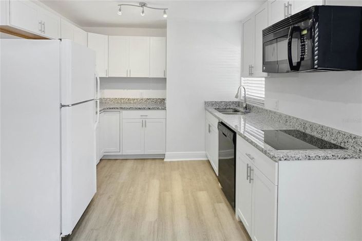 Image No.8-3 Bed House for sale