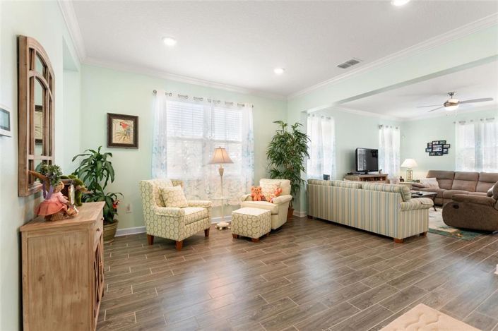 Image No.10-4 Bed Townhouse for sale