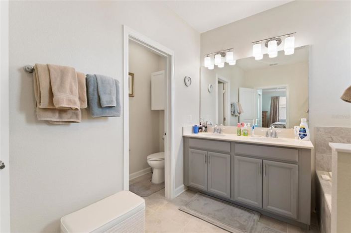 Image No.24-4 Bed Townhouse for sale