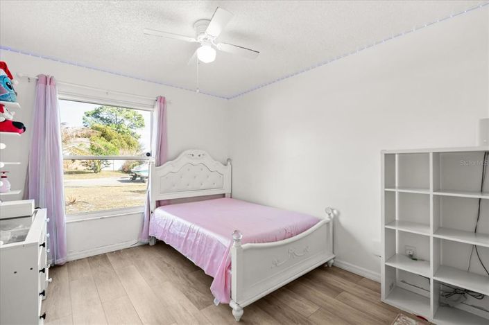 Image No.15-4 Bed House for sale