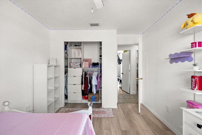 Image No.16-4 Bed House for sale