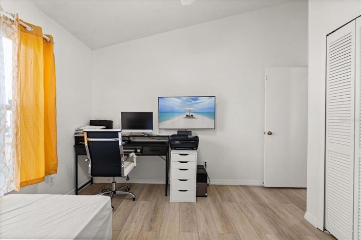 Image No.21-4 Bed House for sale