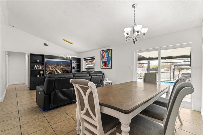 Image No.8-4 Bed House for sale