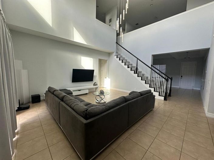 Image No.12-5 Bed House for sale