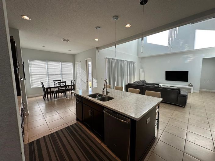 Image No.5-5 Bed House for sale