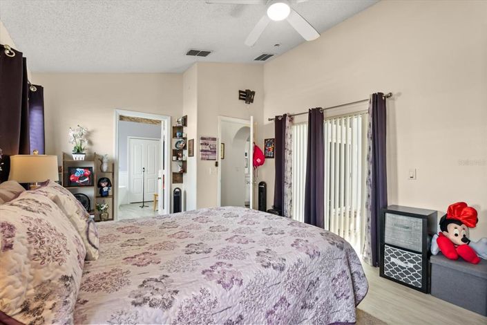 Image No.14-4 Bed House for sale