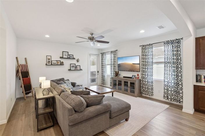 Image No.6-3 Bed House for sale