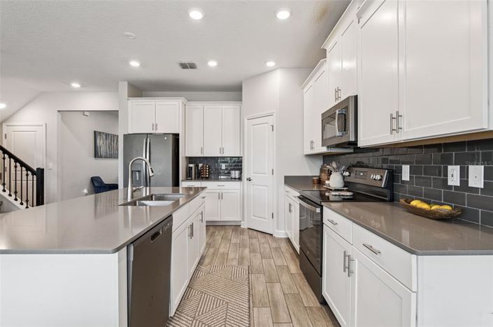 Image No.16-5 Bed House for sale