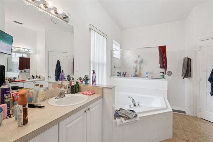 Image No.14-4 Bed House for sale