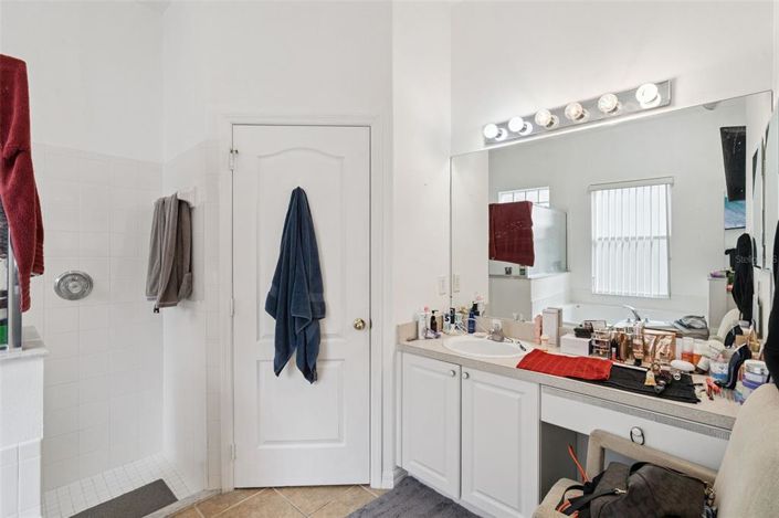 Image No.15-4 Bed House for sale