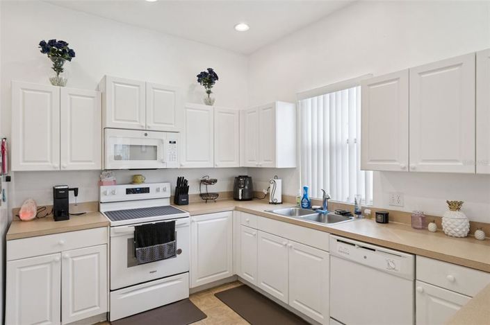 Image No.8-4 Bed House for sale