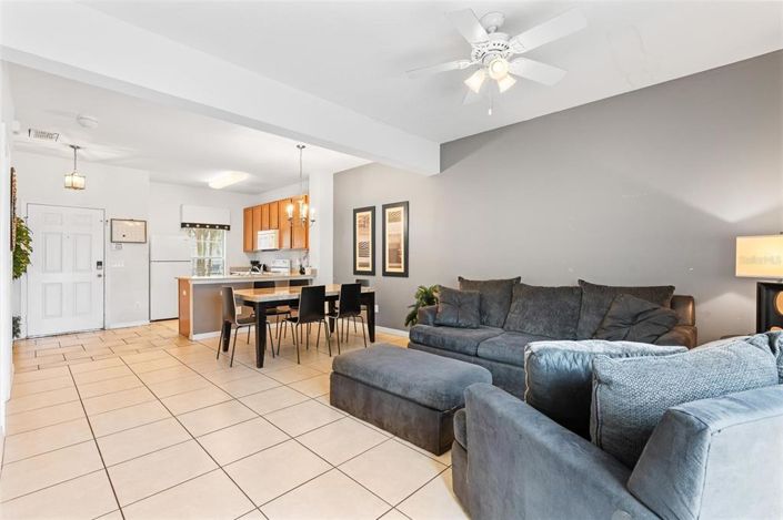 Image No.10-3 Bed Townhouse for sale